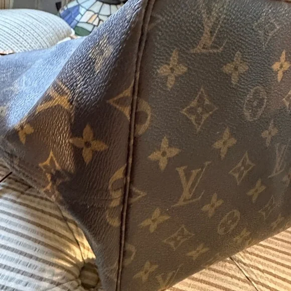 Louis Vuitton Classic Brown Monogram 𝙉𝙚𝙫𝙚𝙧𝙛𝙪𝙡𝙡  Tote 𝙂𝙈 𝙂𝙤𝙤𝙙 𝘾𝙤𝙣𝙙𝙞𝙩𝙞𝙤𝙣 - Picture 10 of 16